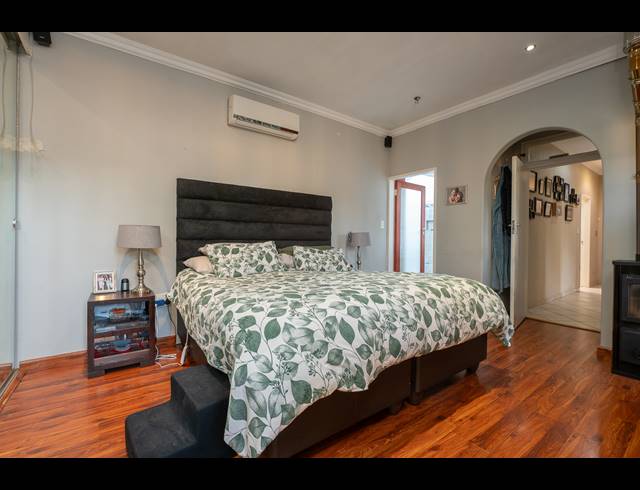 5 BEDROOM HOUSE FOR SALE IN BRACKENHURST